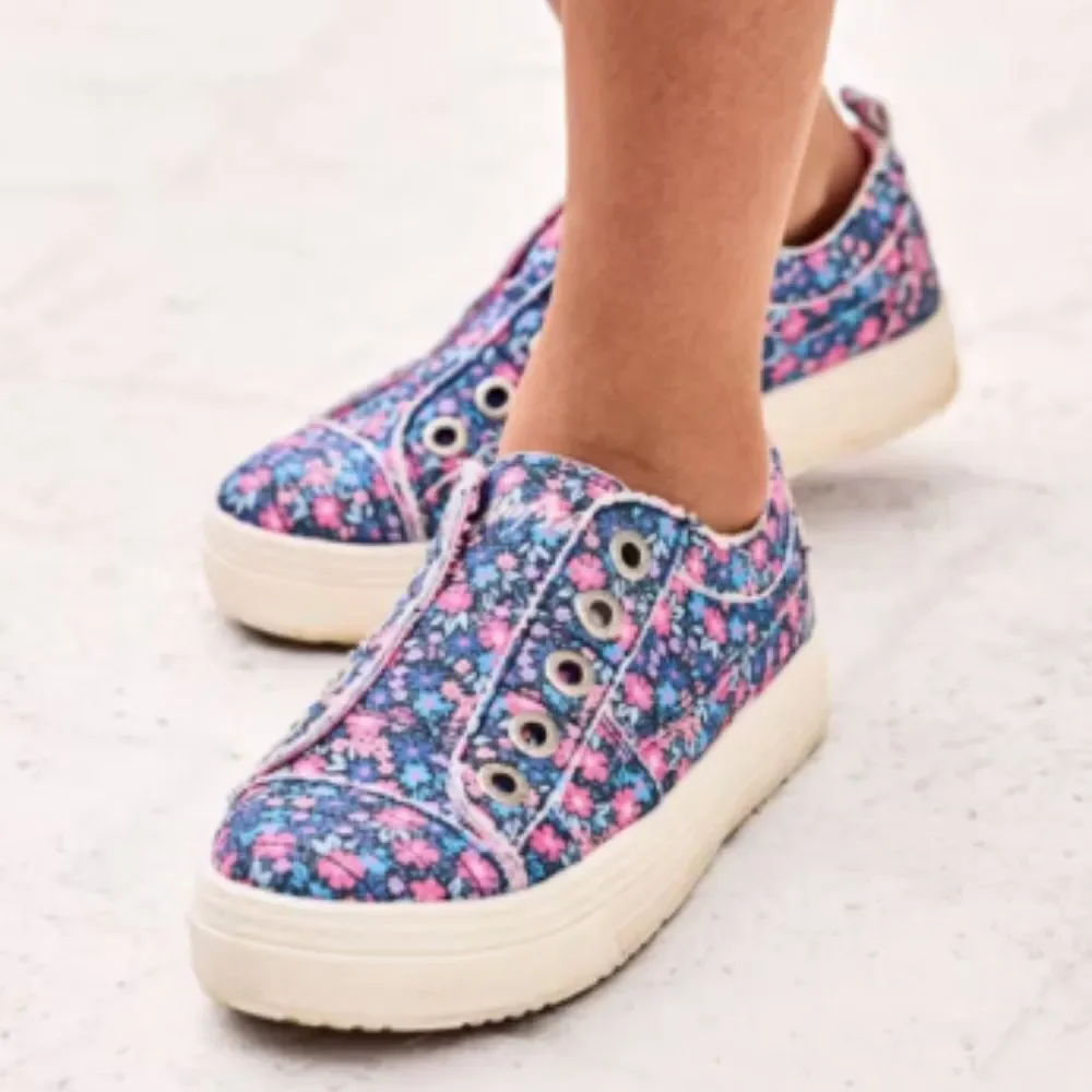 BLOWFISH MALIBU GIRLS’ SUPER PLAY-K SLIP-ON SNEAKERS – INDIGO PINK FLORAL